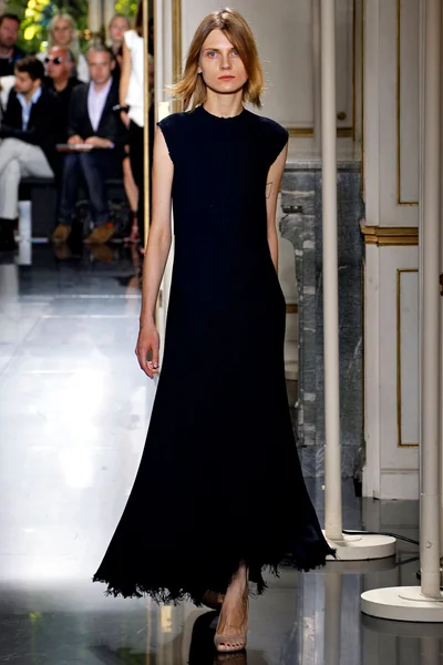 Look 15